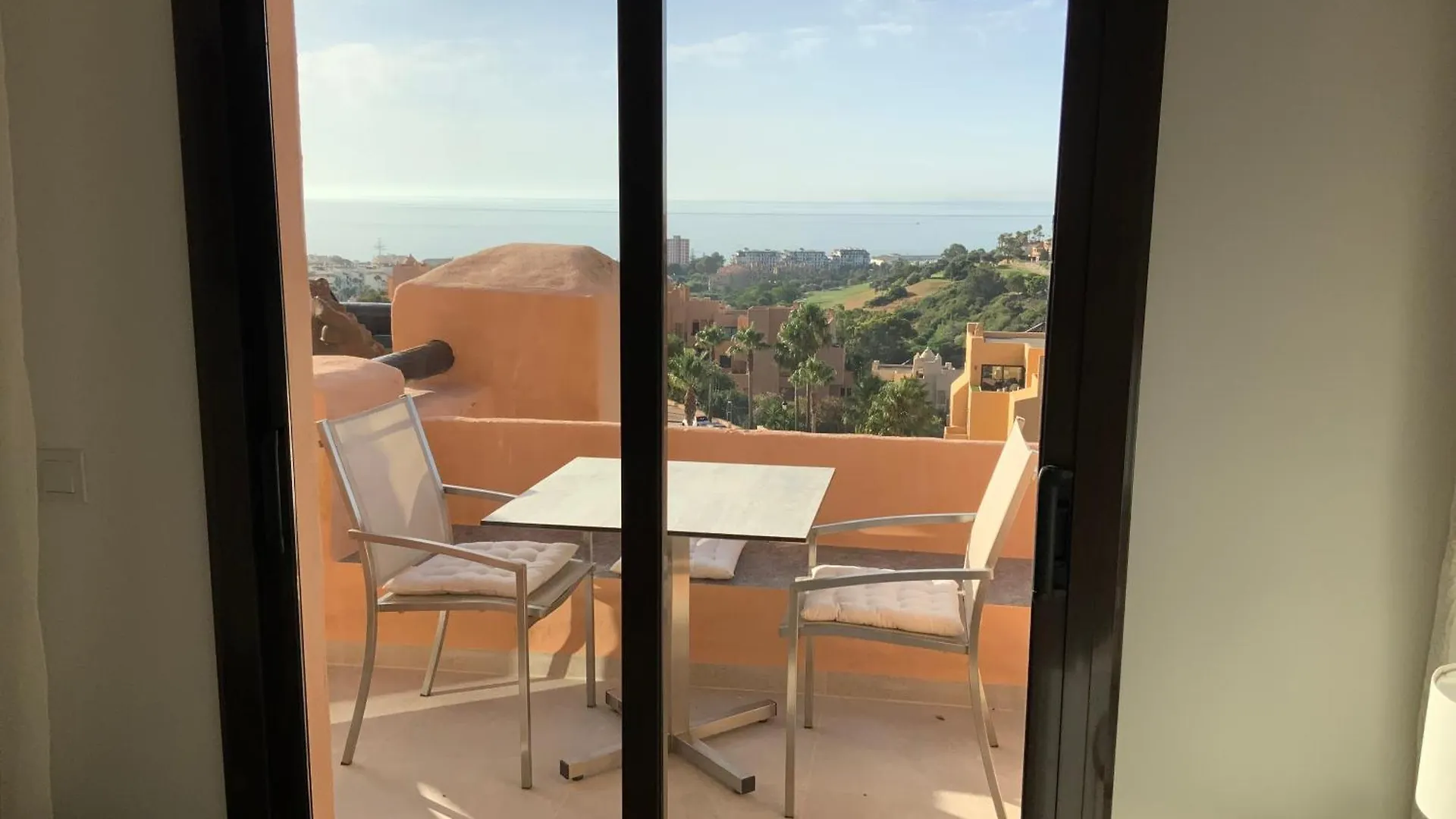 Sea View & Sea Breeze Apartment Manilva