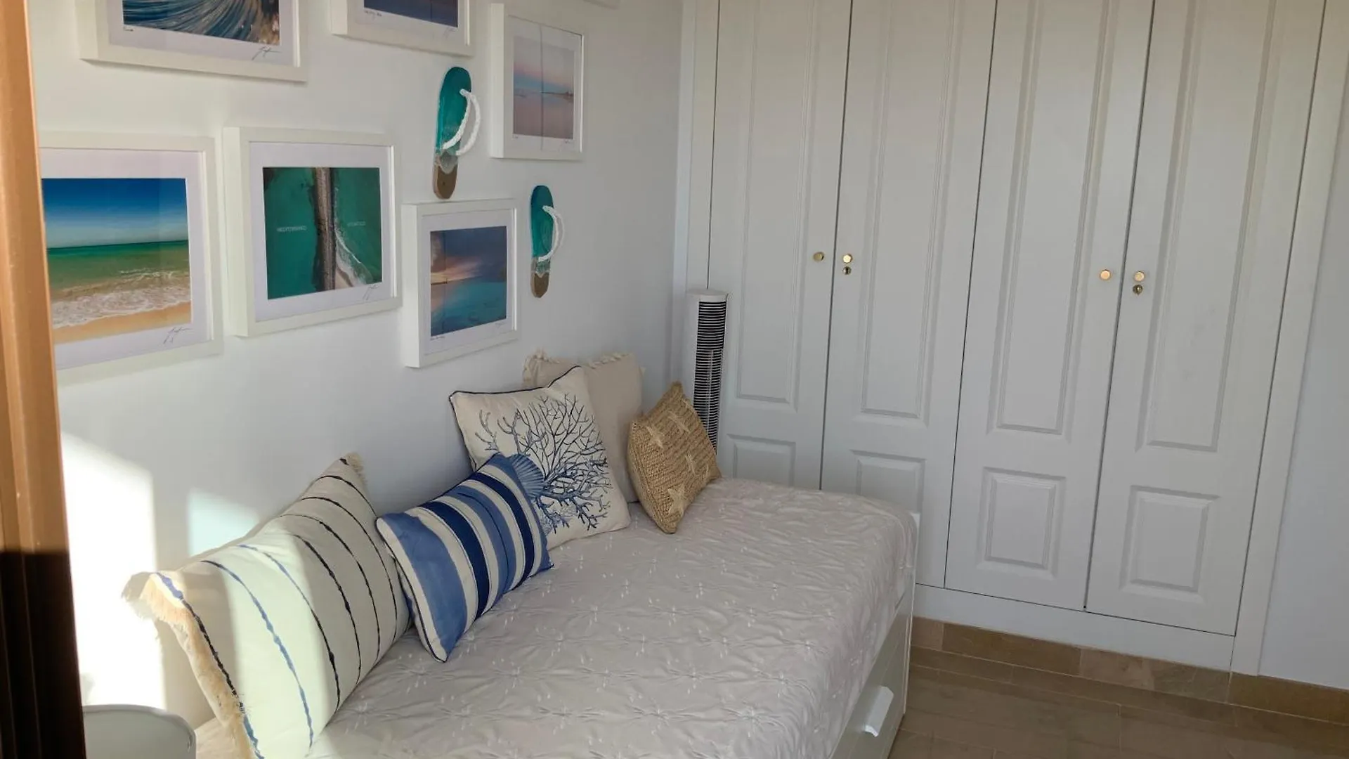 Homestay Sea View & Sea Breeze Apartment Manilva